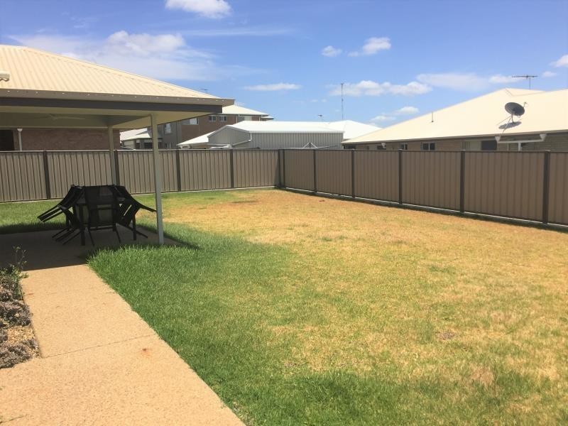 6 Rosebrook Place, Gracemere QLD 4702
